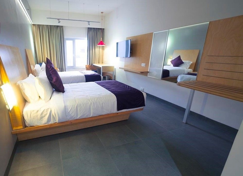 Hotel Aira Vijayawada Bagian luar foto
