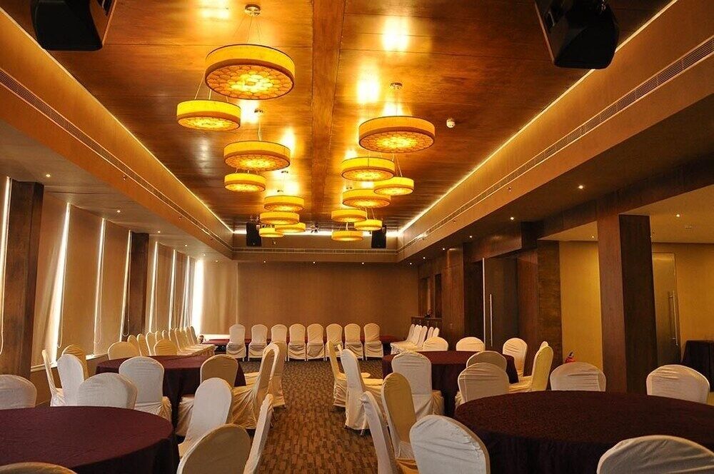 Hotel Aira Vijayawada Bagian luar foto